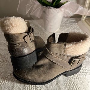 UGG Suede Ankle Boots Side Zipper Wrap Around Buckle Size 6